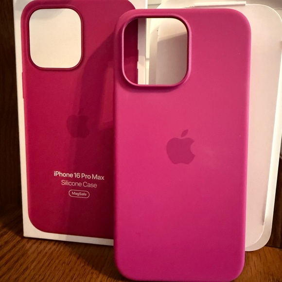 iPhone 16 Pro Max Apple Silicone Case - Picture 1 of 4